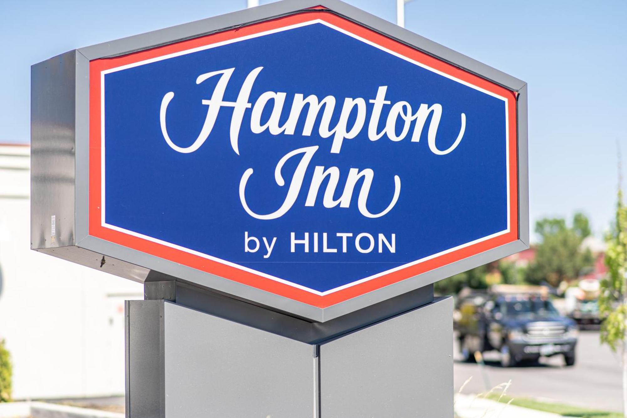 Hampton Inn Redmond Bend Airport エクステリア 写真